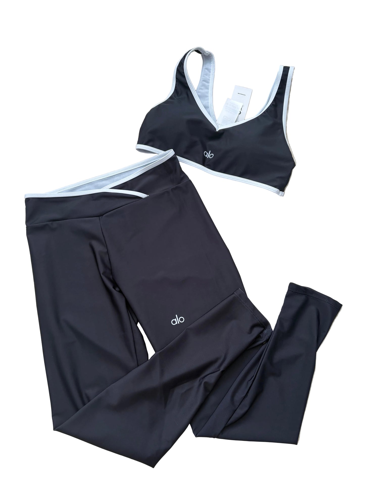( in stock size small ) Alo gym set black