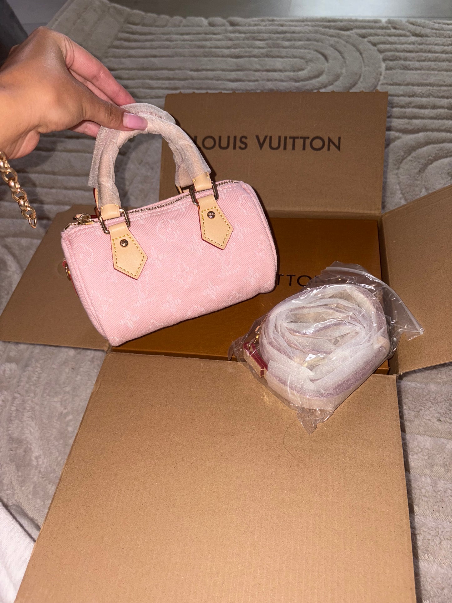 ( in stock ) speedy nano pink denim with long strap & box