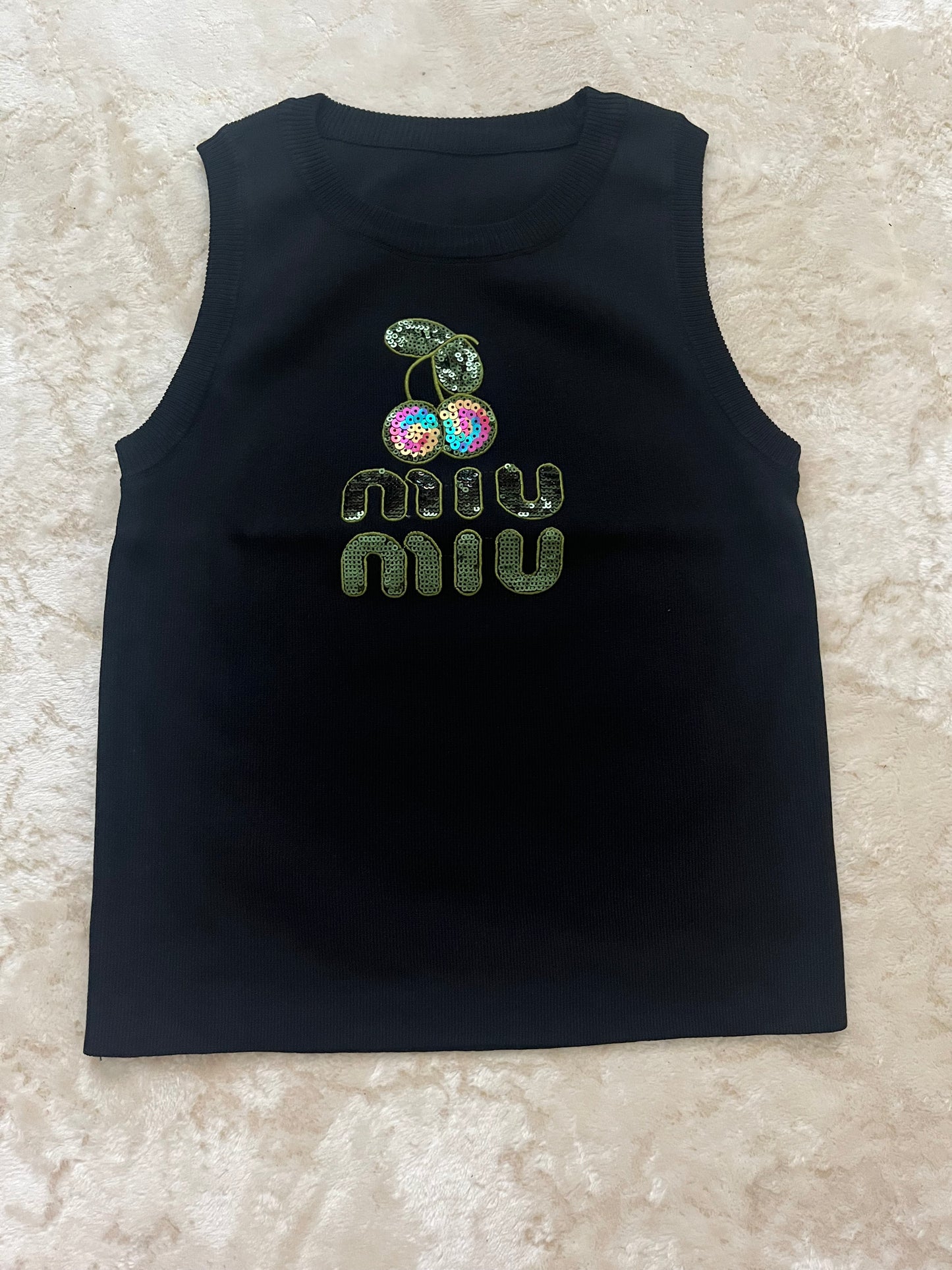 miu Cherry vest black
