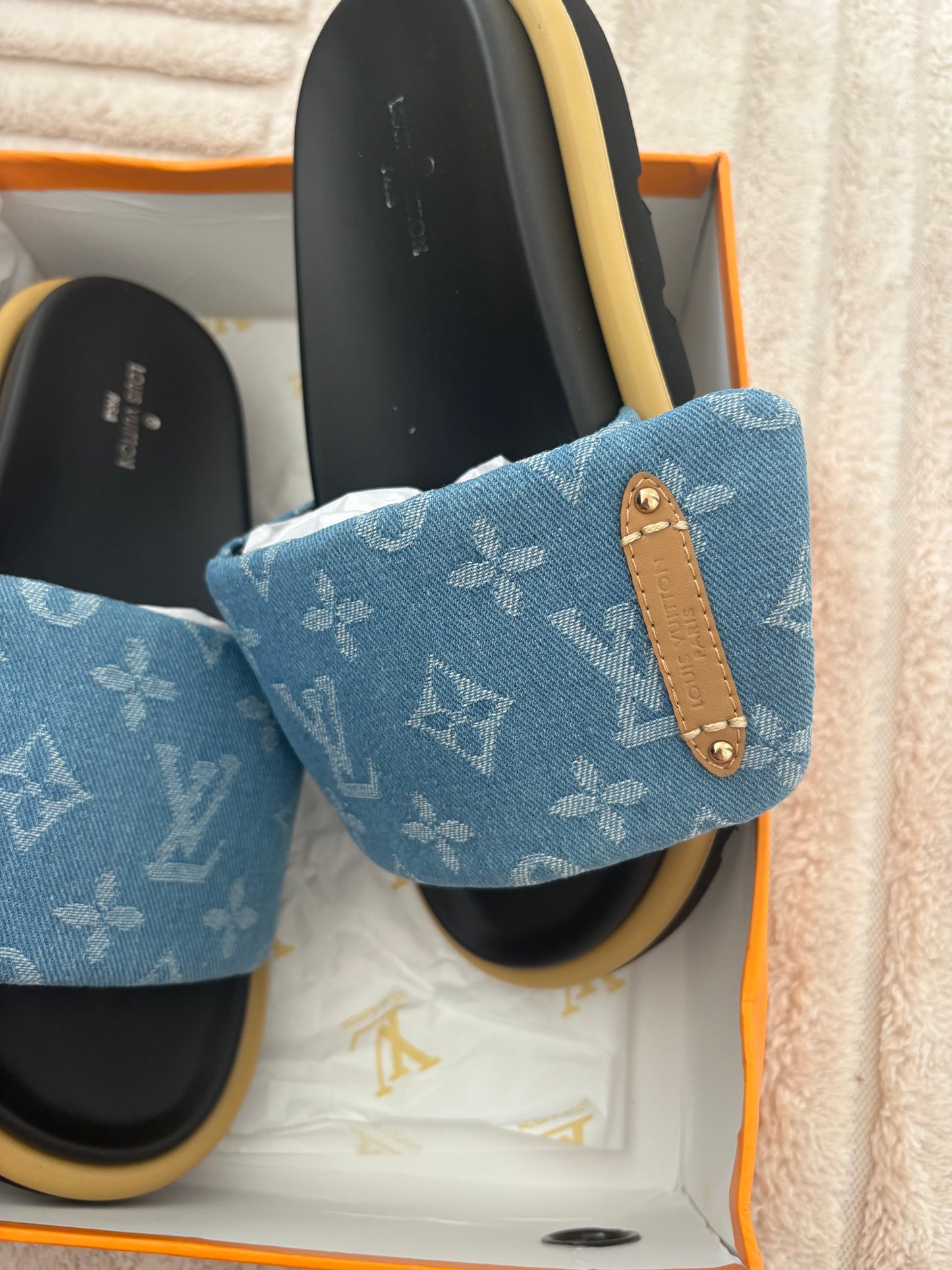 ( in stock size 6 ) Louie denim slide