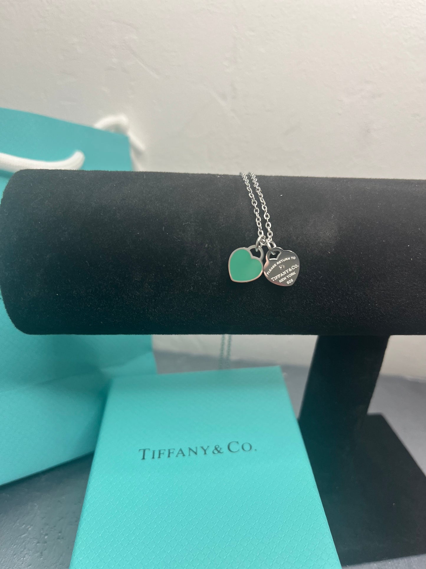 tiff pendant necklace blue green