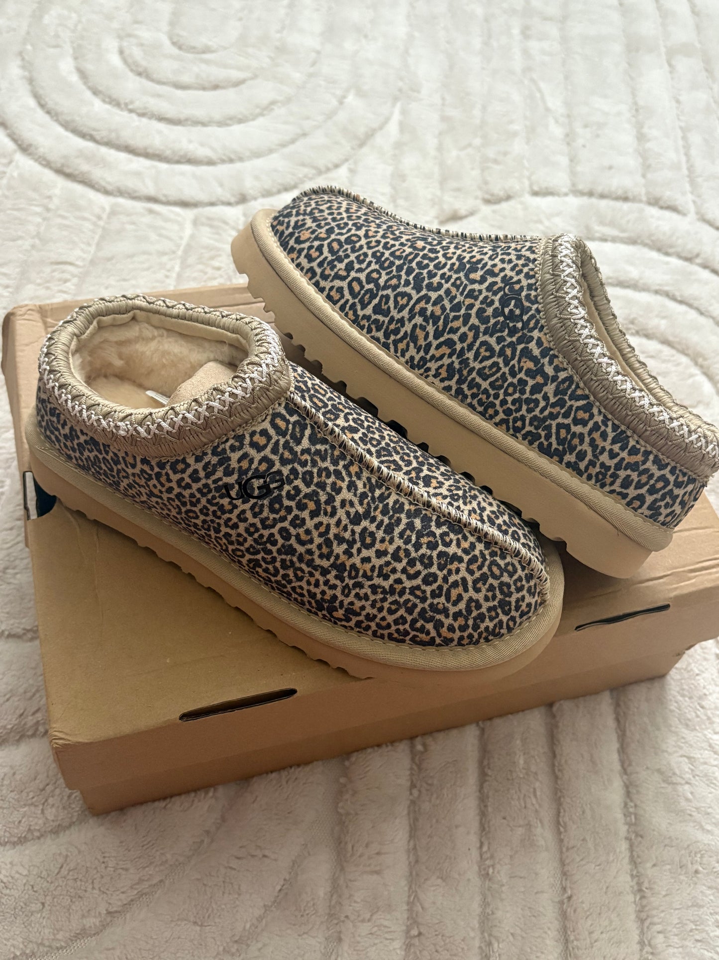 ( in stock size 4 narrow fitting ) ug8 leopard