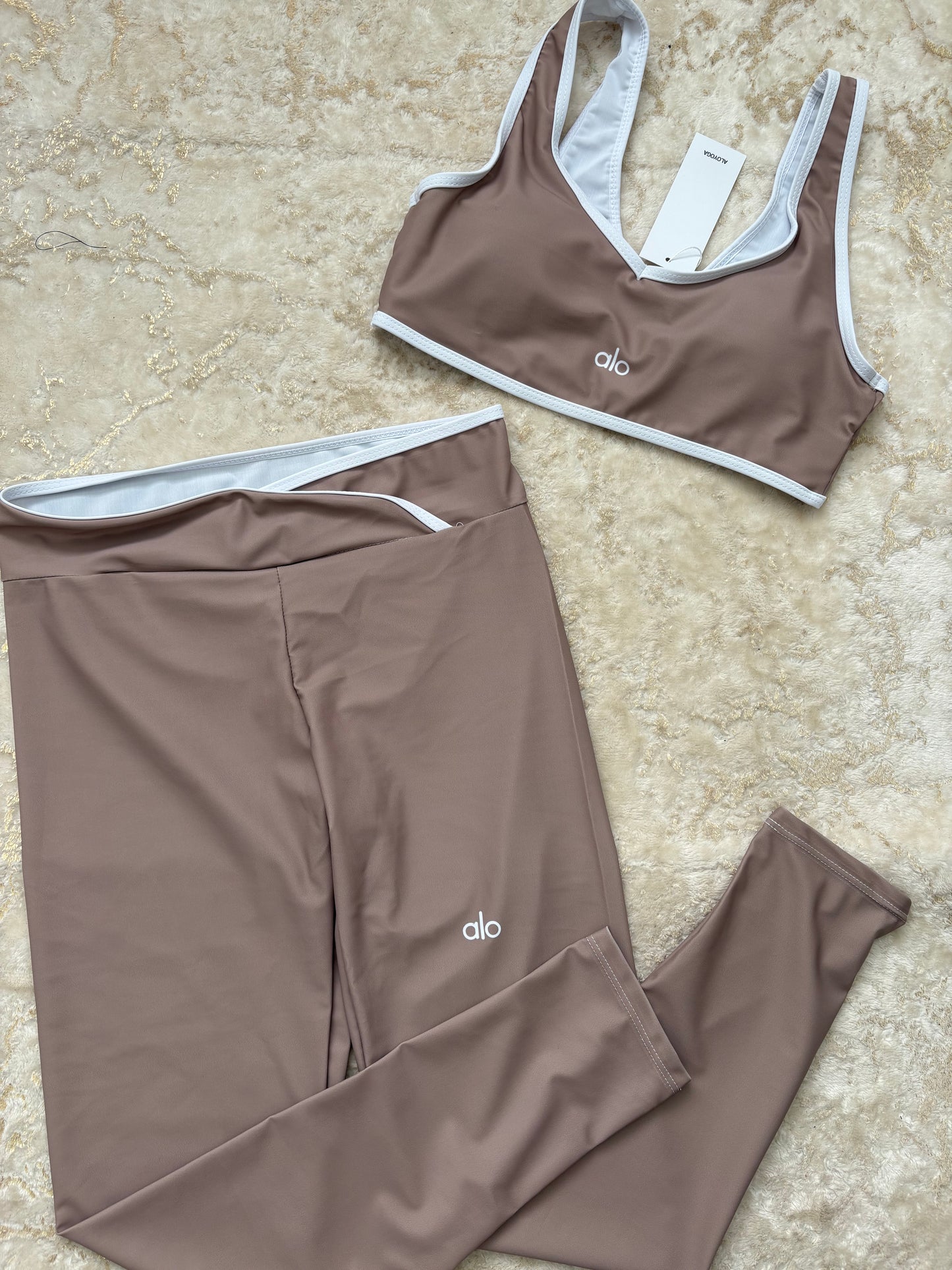 Alo gym set brown beige