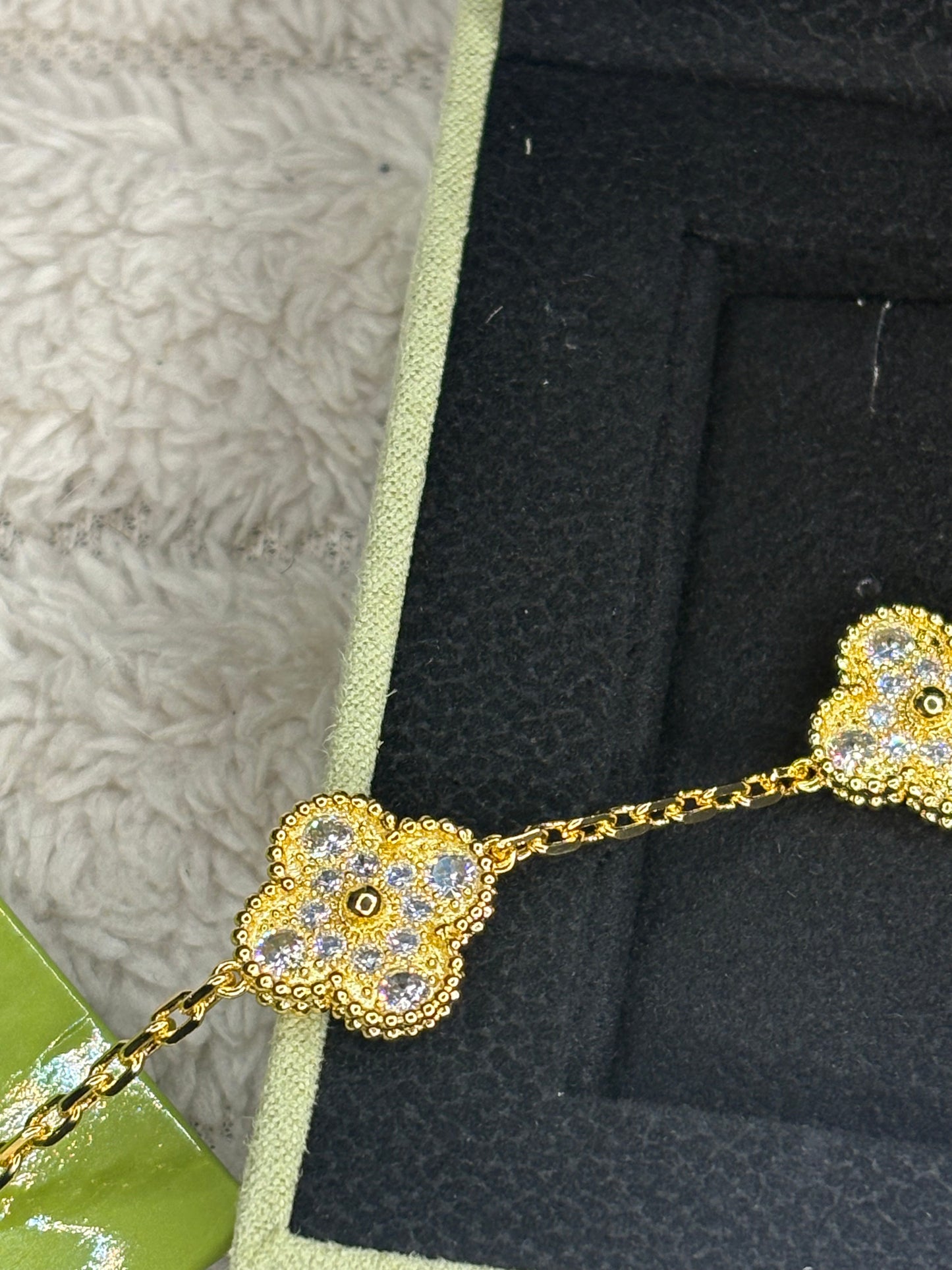( in stock ) cleef bracelet gold