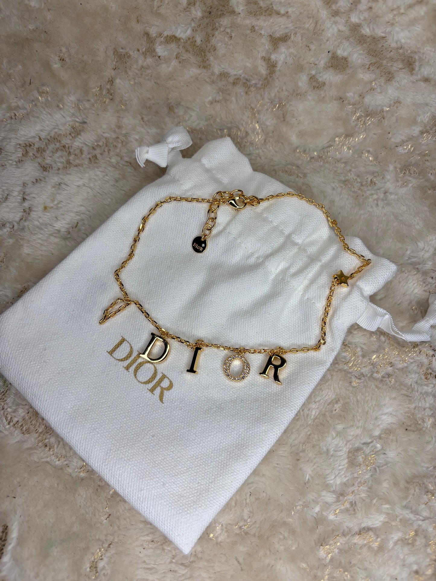 D necklace