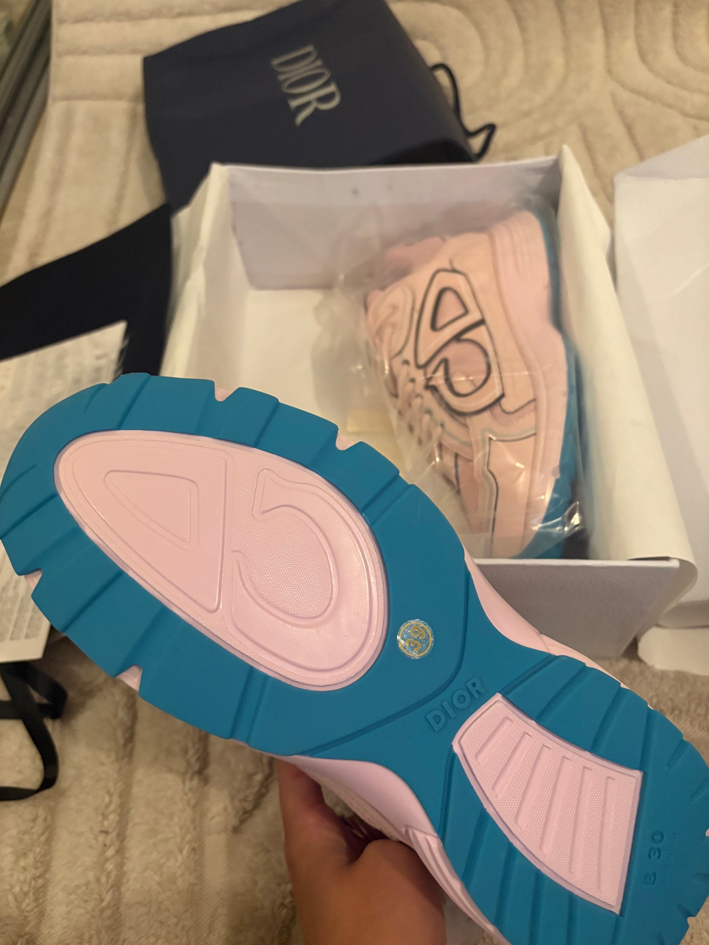 ( in stock size 6 ) b3 pink blue