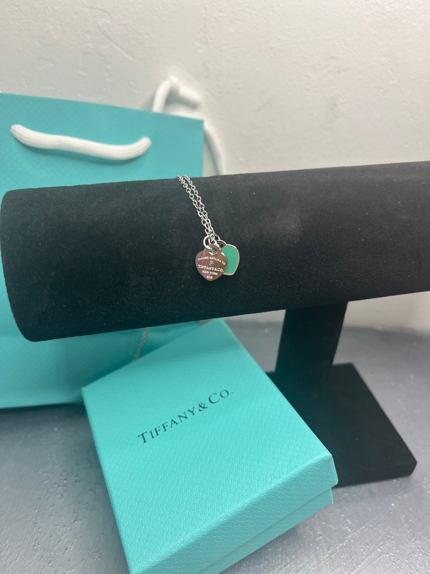 tiff pendant necklace blue green