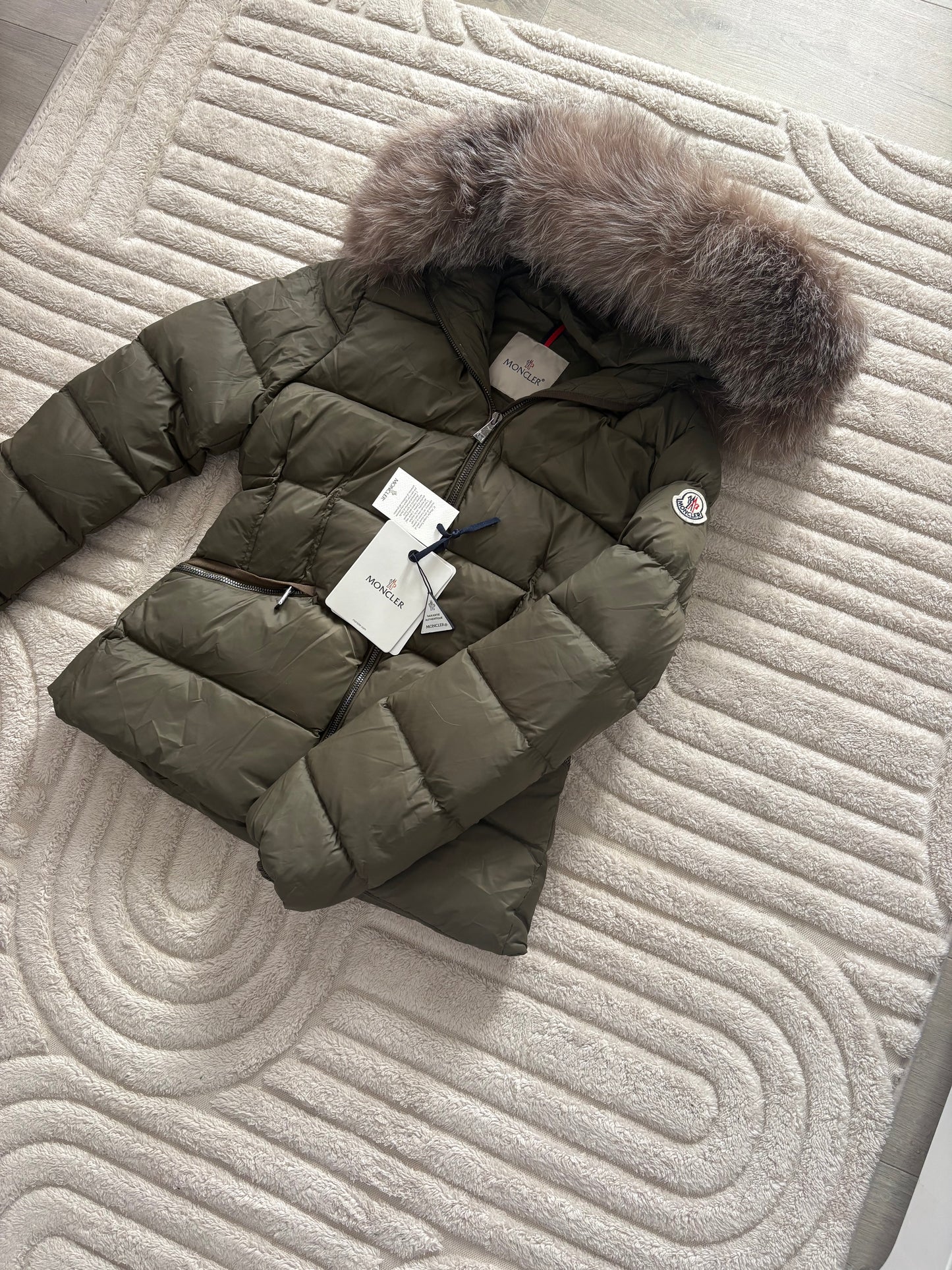 ( in stock xs & s ) khaki mon down jacket XL fox fur hood