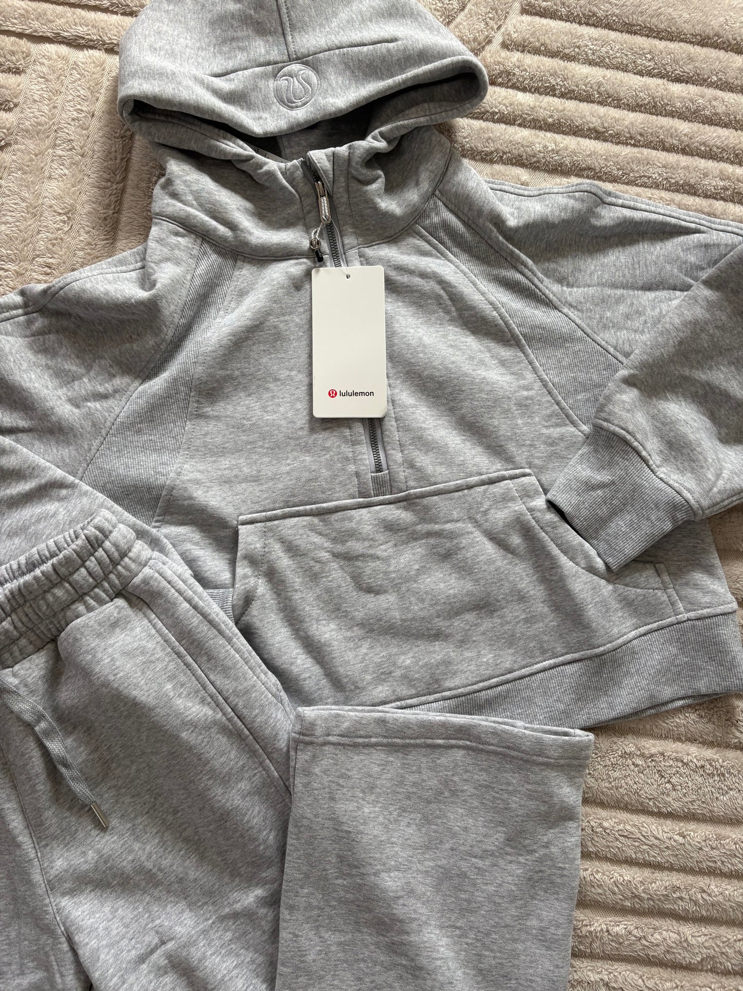 ( in stock size s-m ) lulu🍋 oversized flare tracksuit