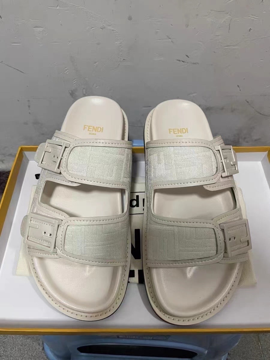 FEN strap sandal cream