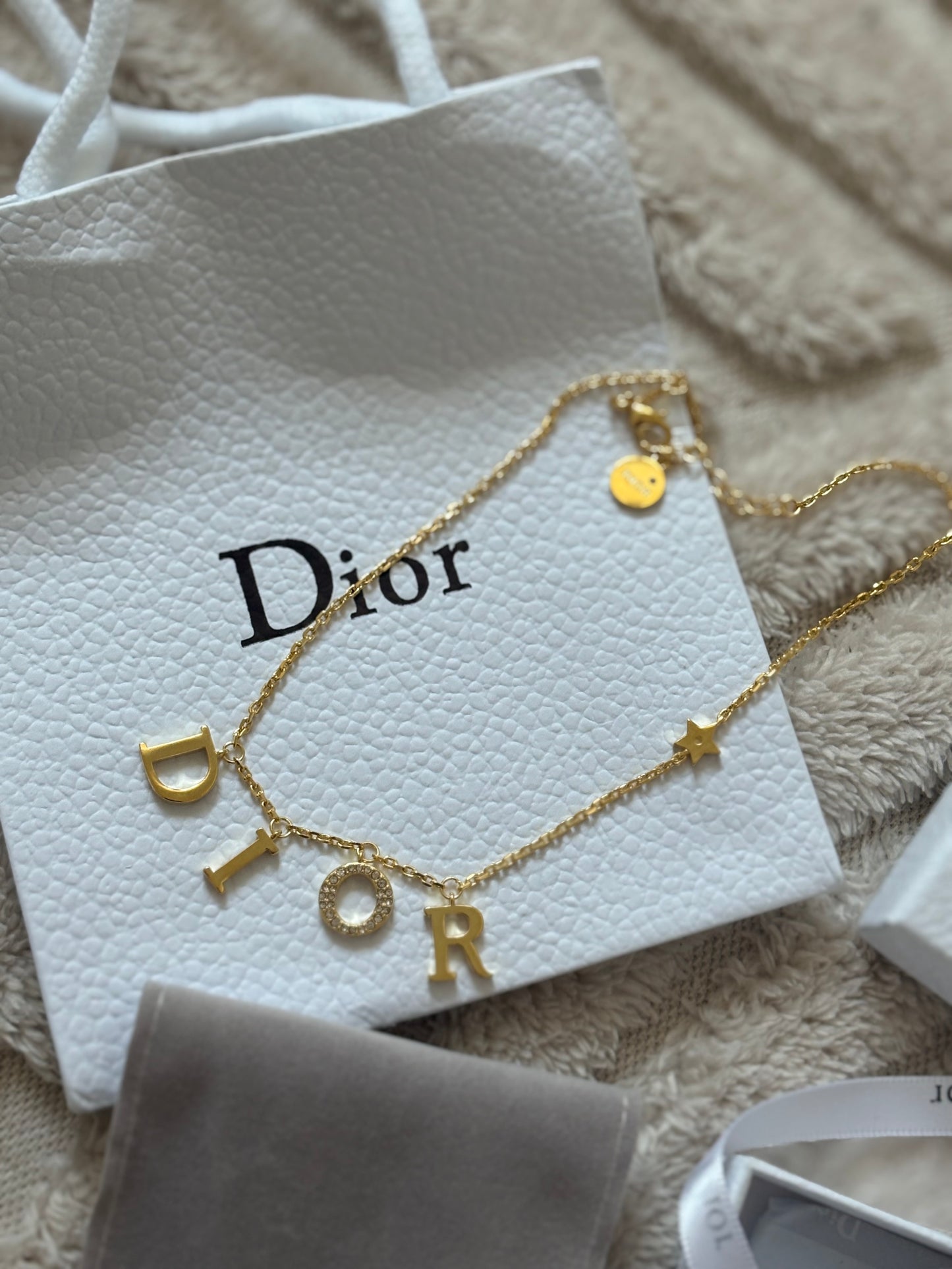 ( in stock boxed ) d necklace