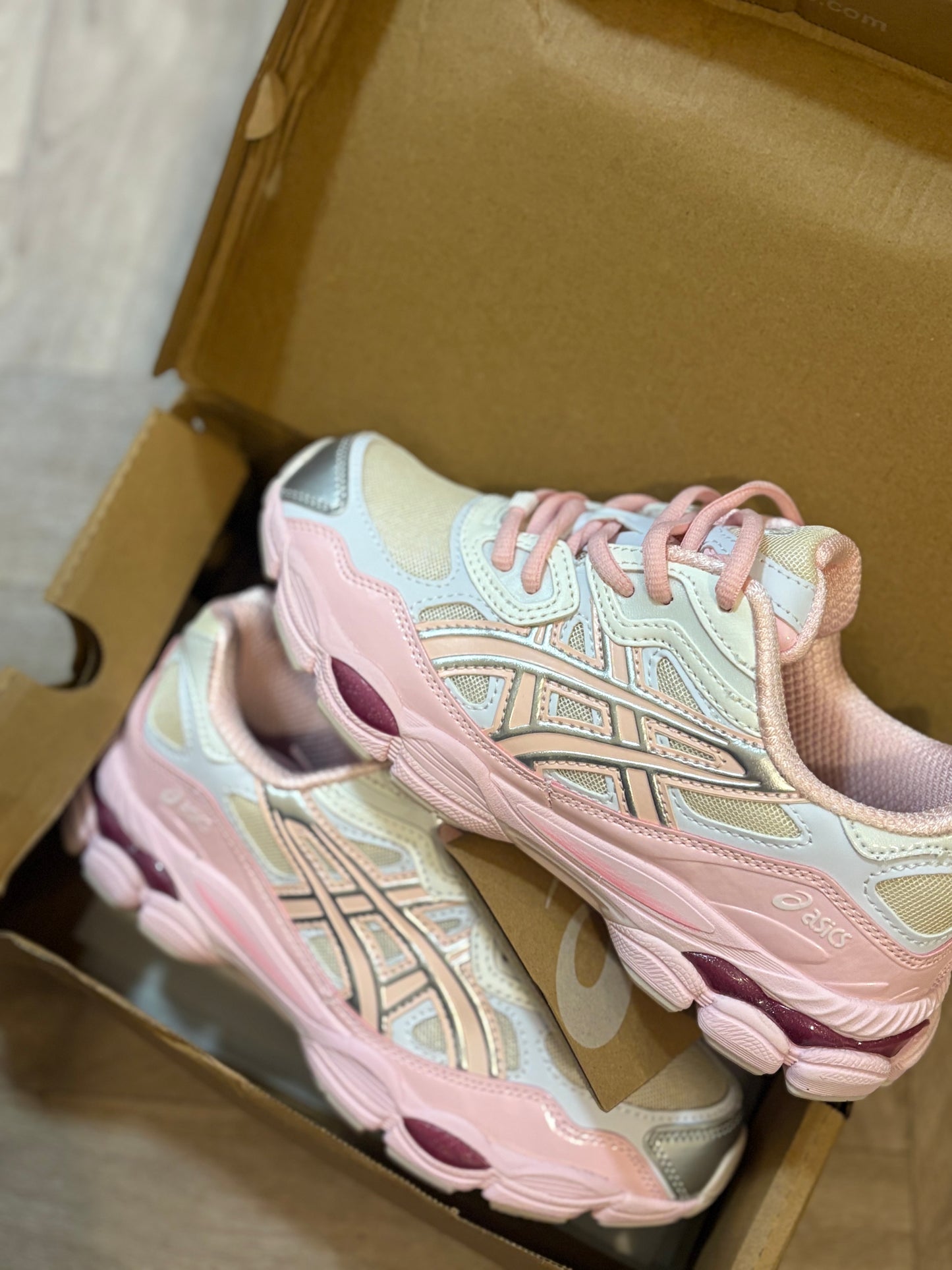 asic silver pink