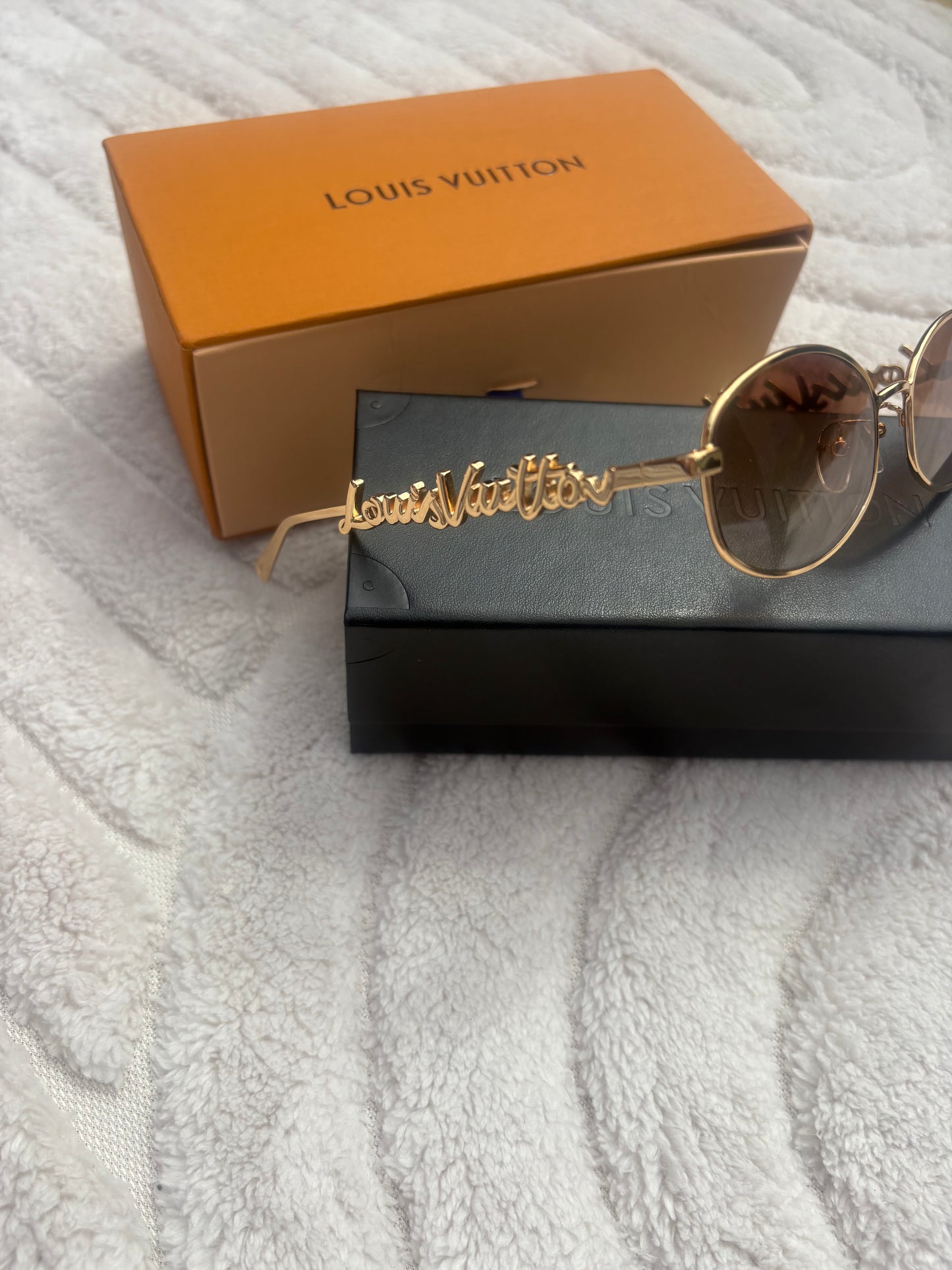 Louie script sunglasses