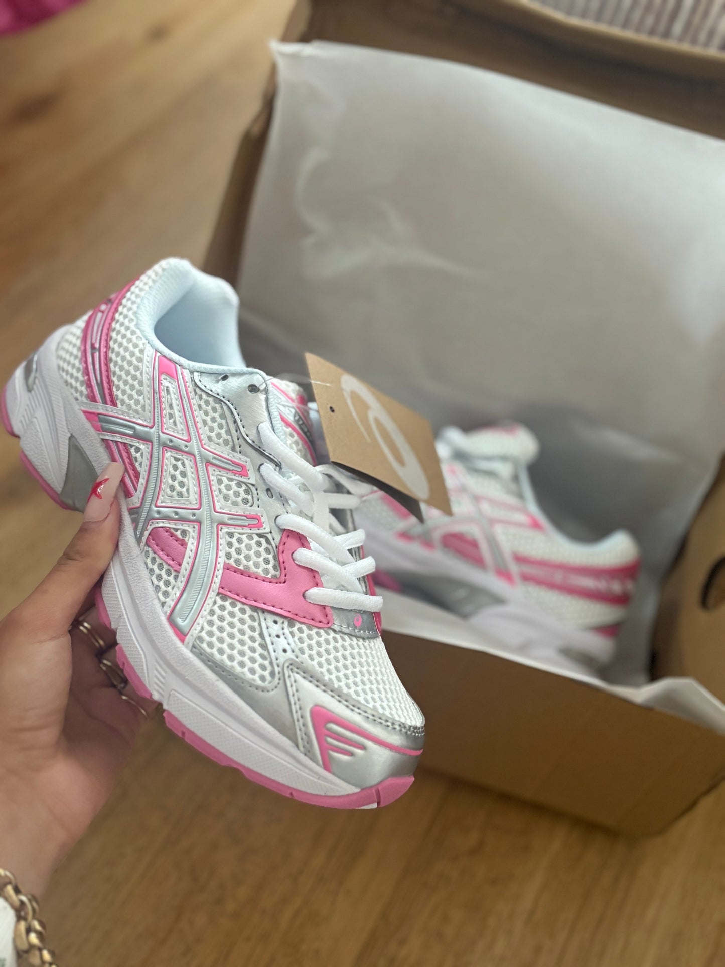 ( in stock size 5 ) pink asic
