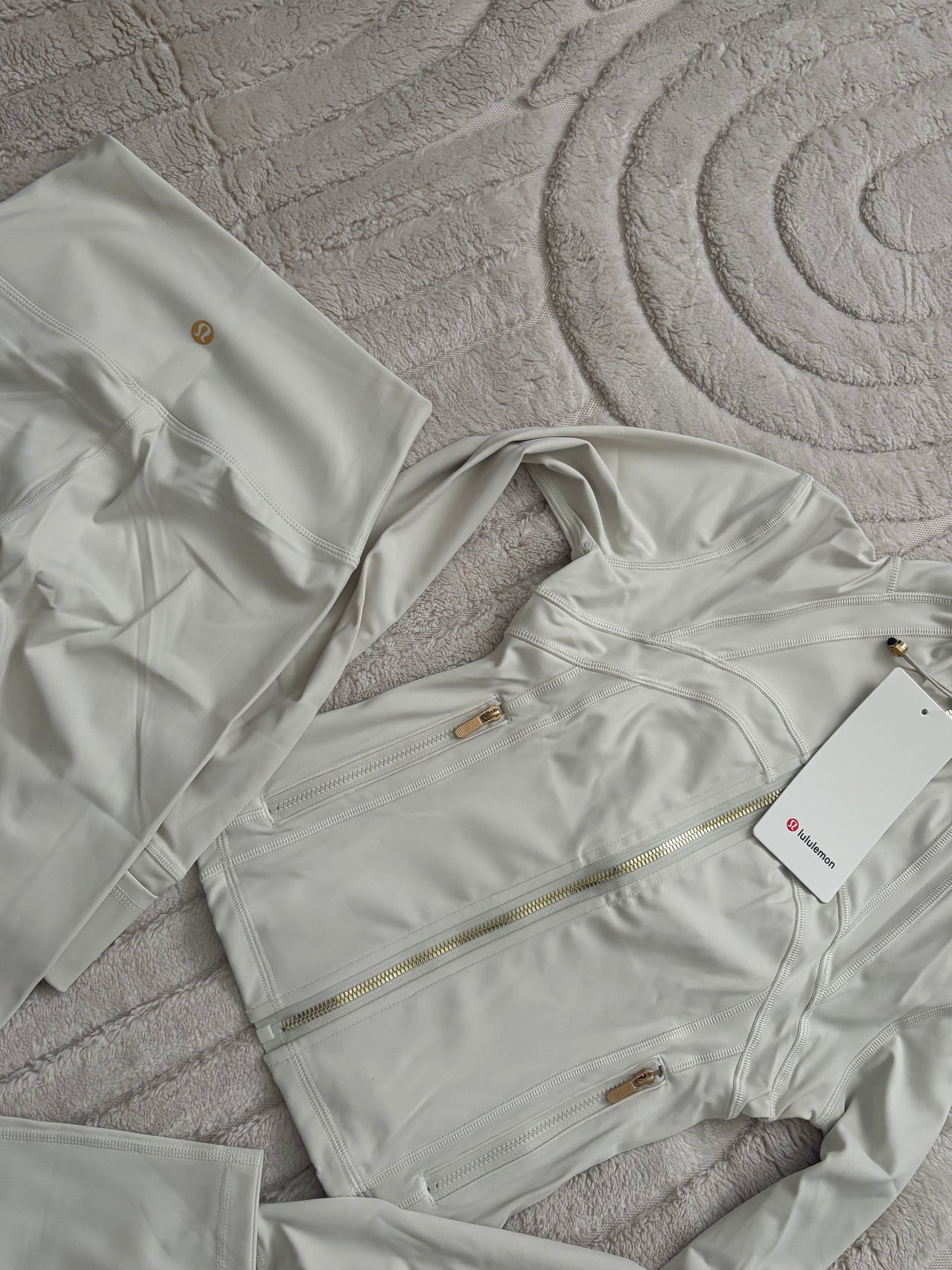 lulu🍋 cream gold zipper gym set