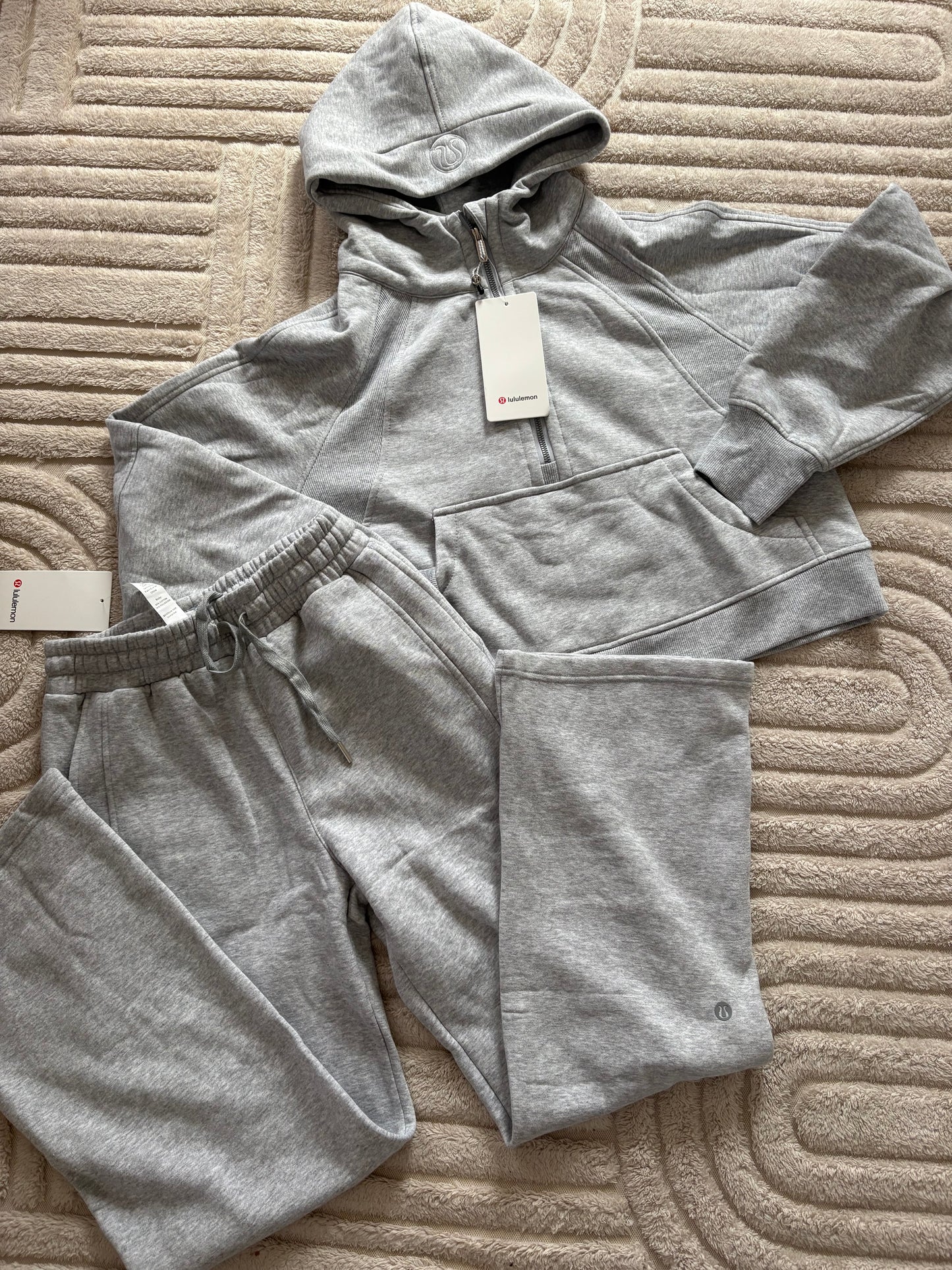 ( in stock size s-m ) lulu🍋 oversized flare tracksuit