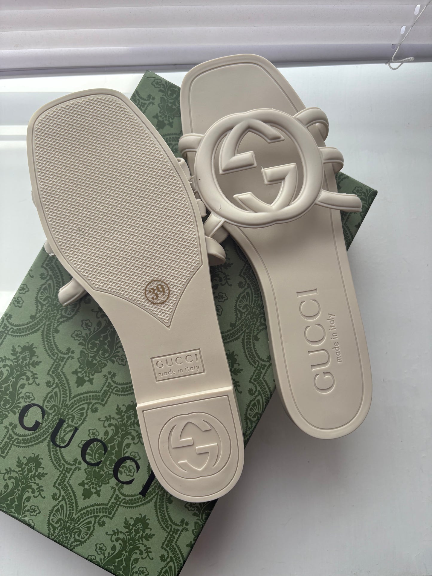 GG RUBBER SLIDE BEIGE CREAM