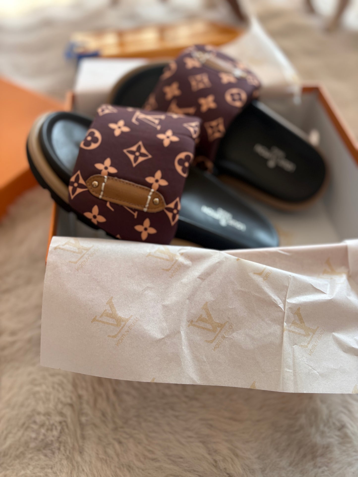 ( in stock size 5 ) Louie slide