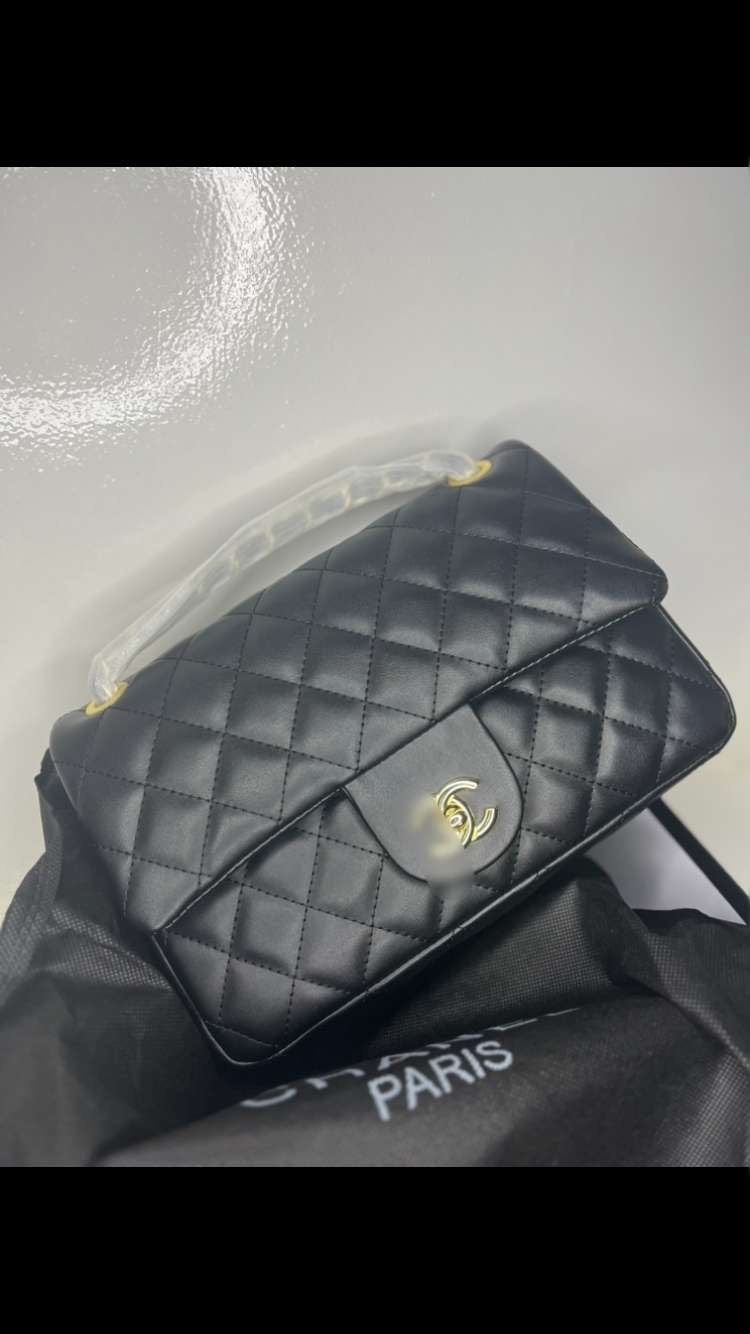 CC classic flap black