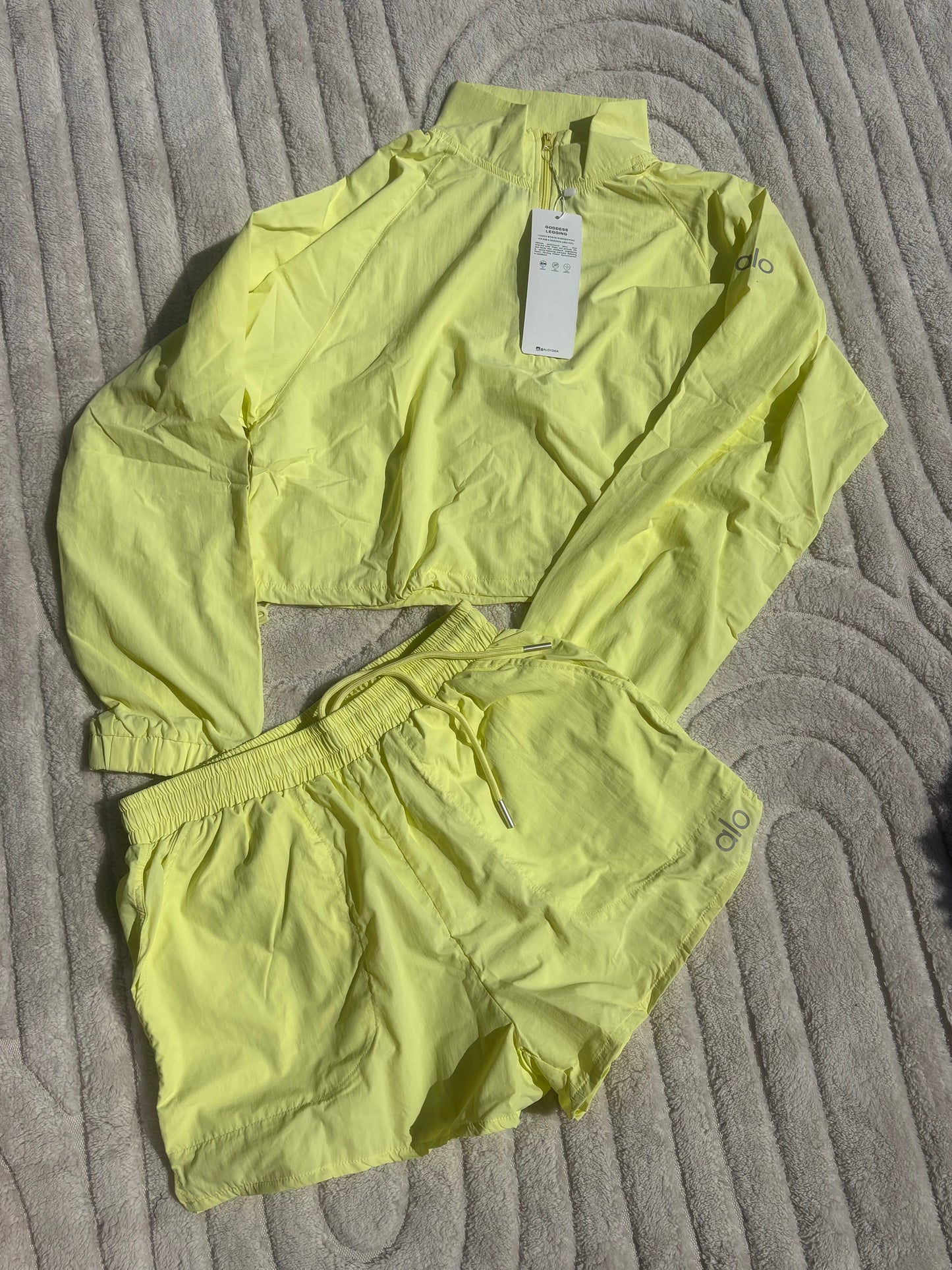 Alo lemon short set