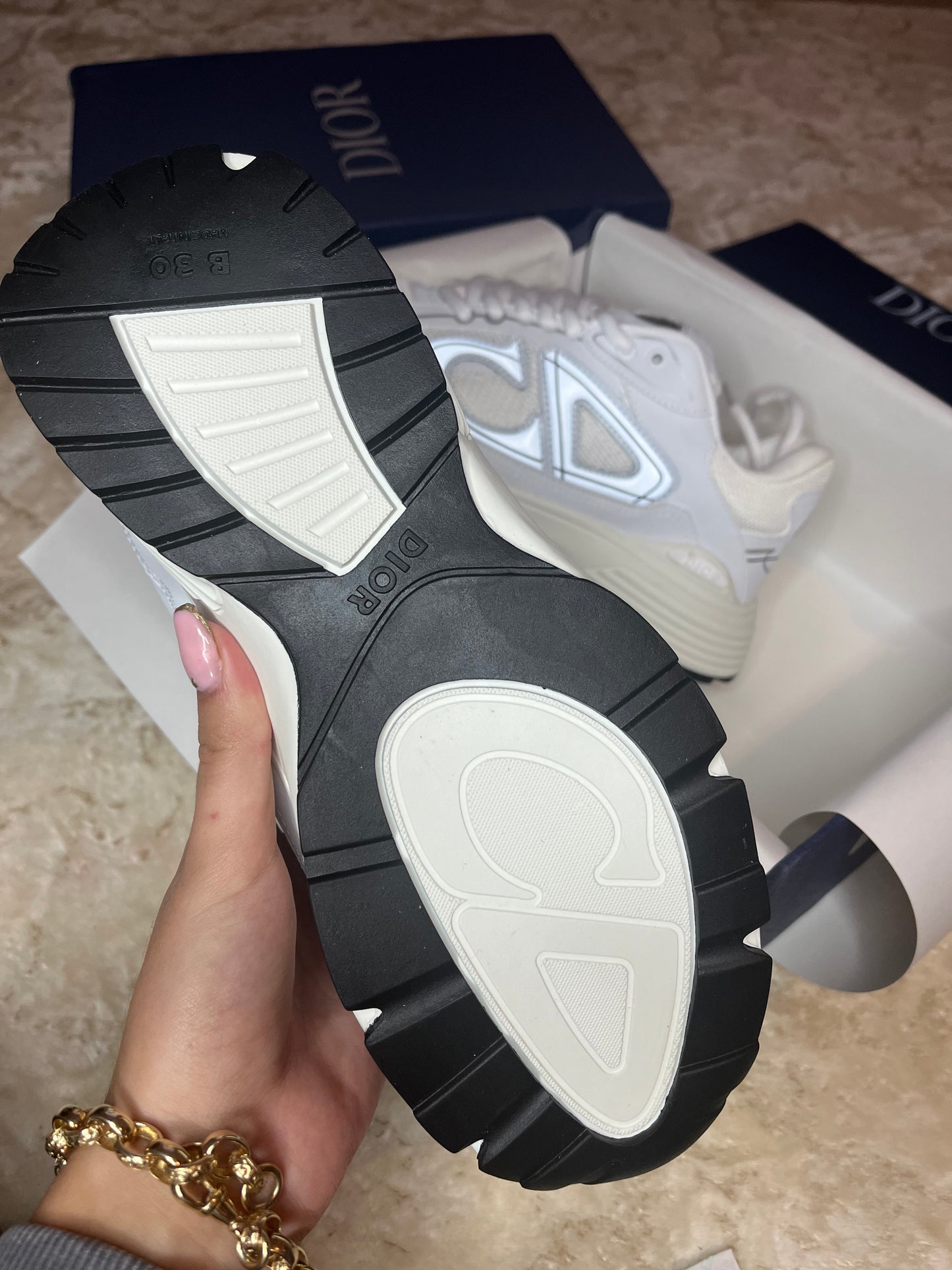 B3 crisp white silver runner