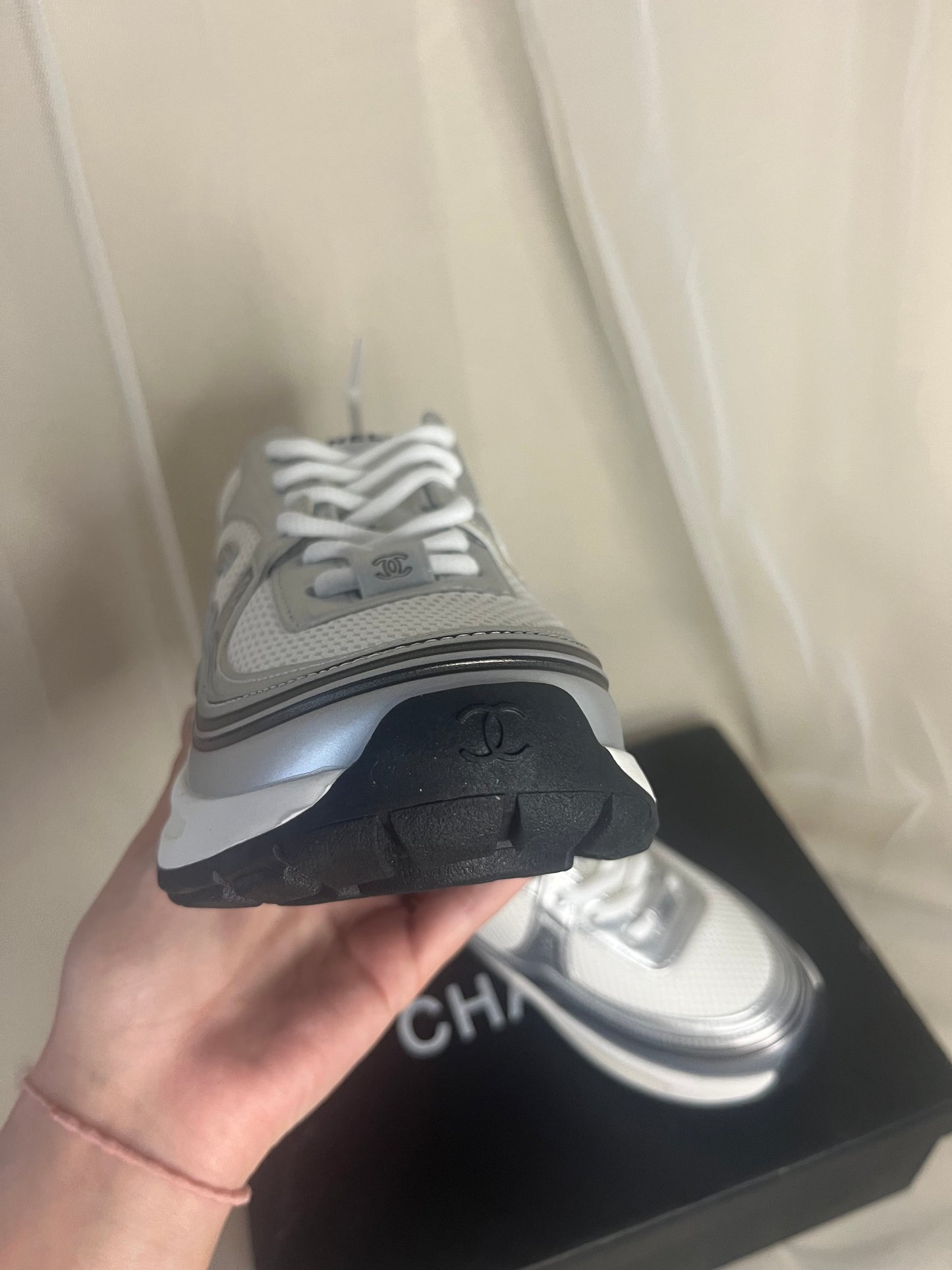 CC metallic silver runner