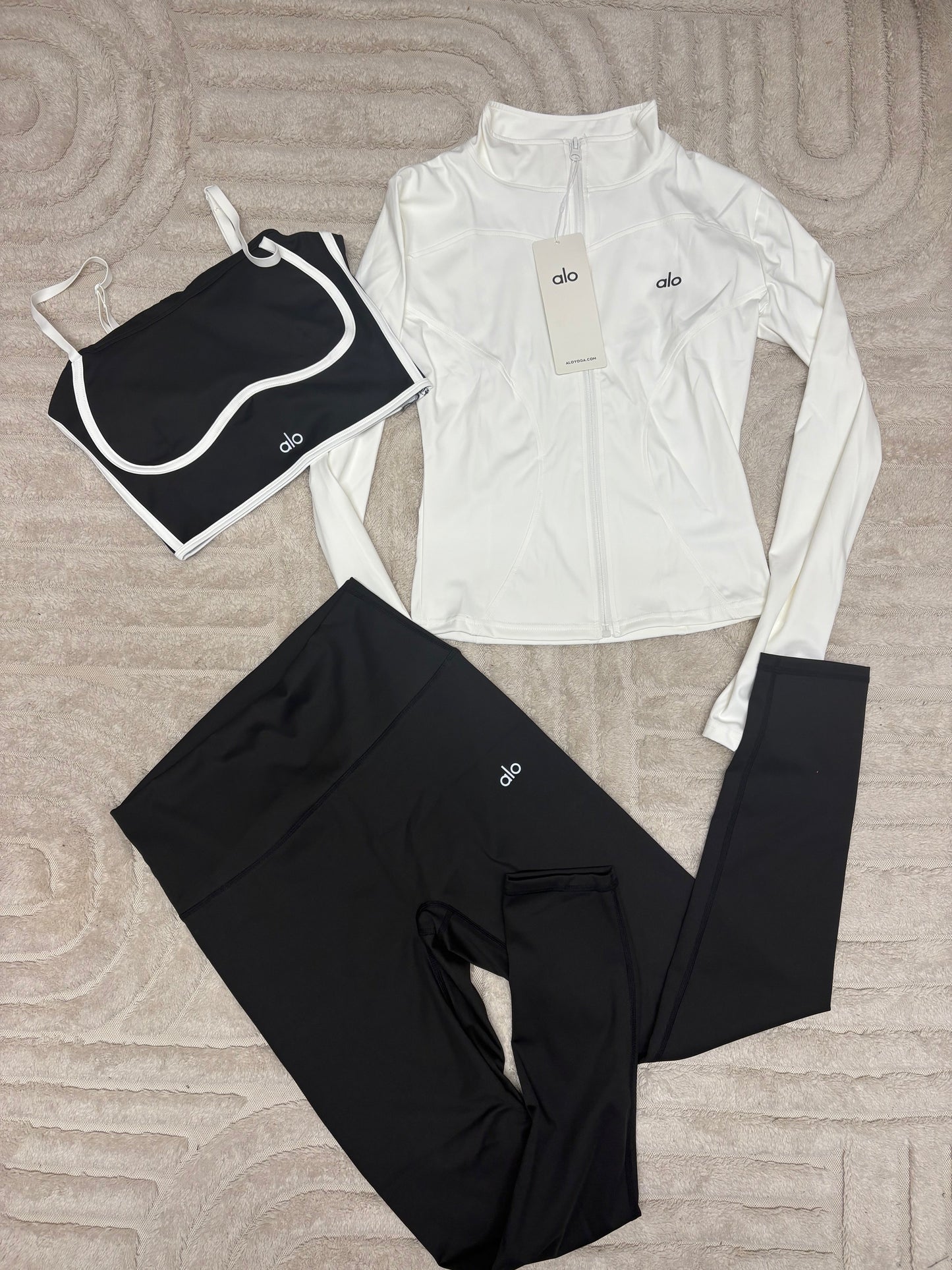 ( in stock size small ) Alo monochrome jacket set