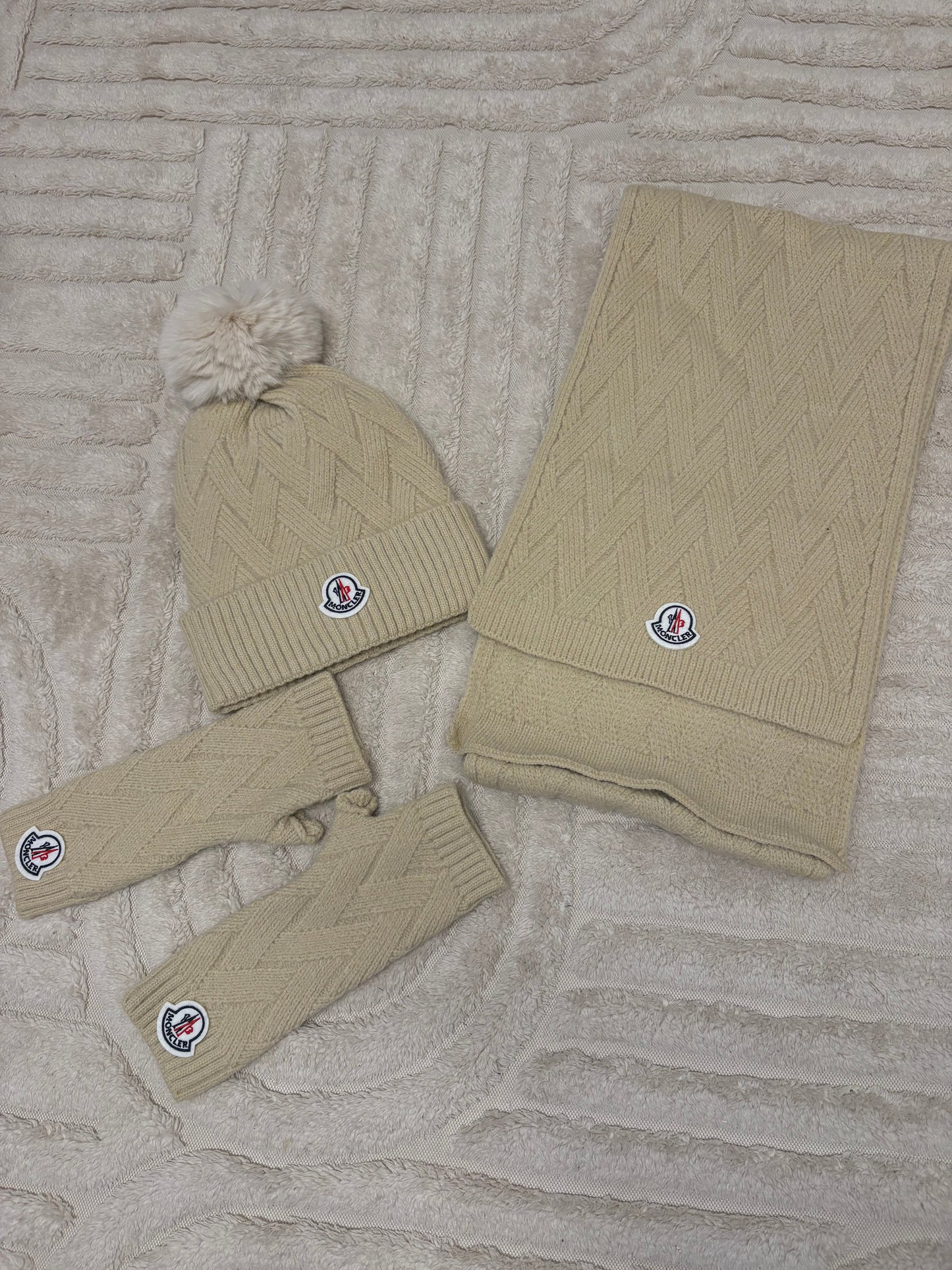 ( in stock ) hat , scarf , glove mon set