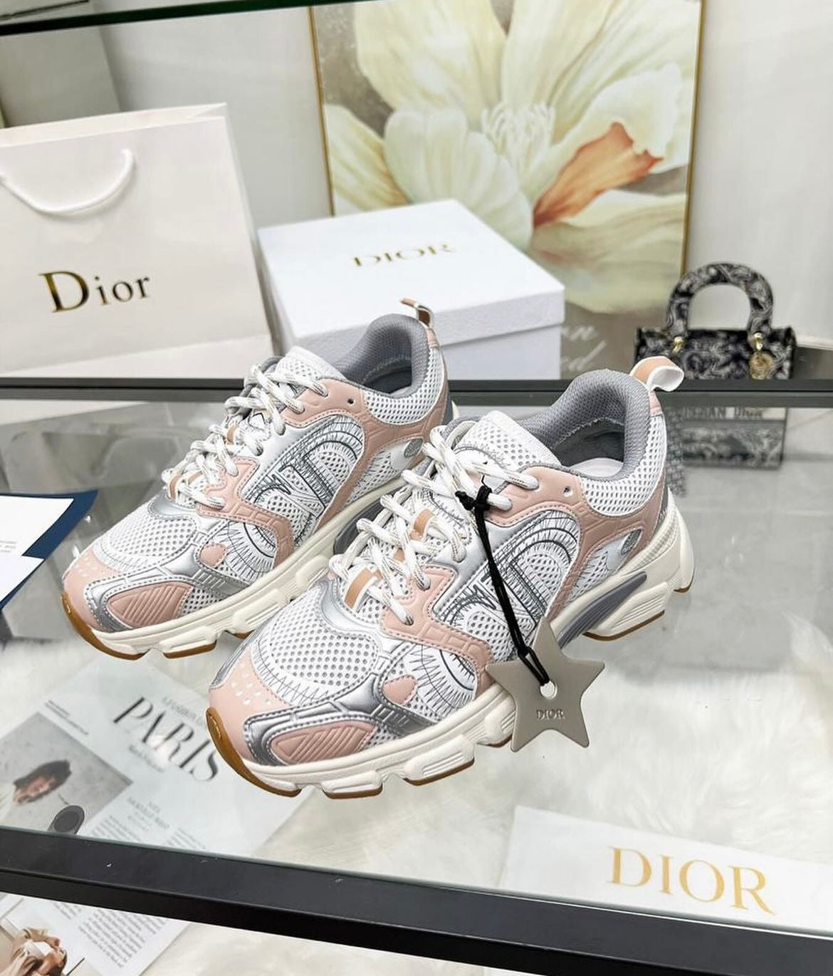 B3 pink silver runner