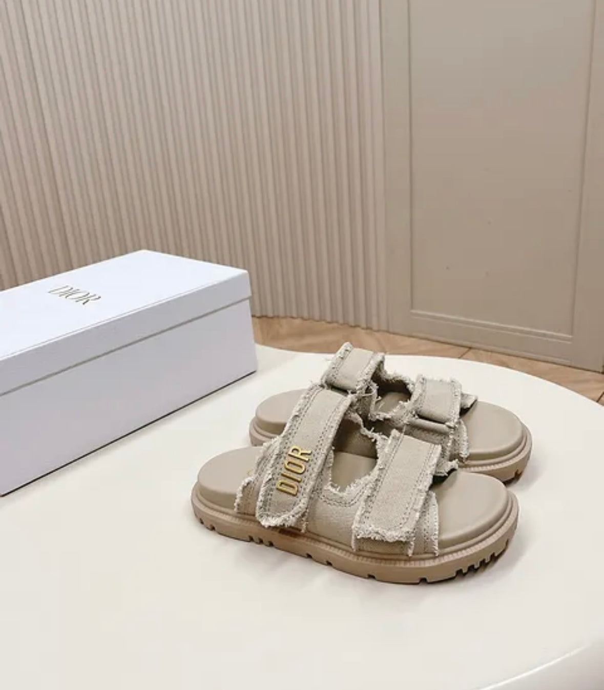 Frayed chunky d sandal beige