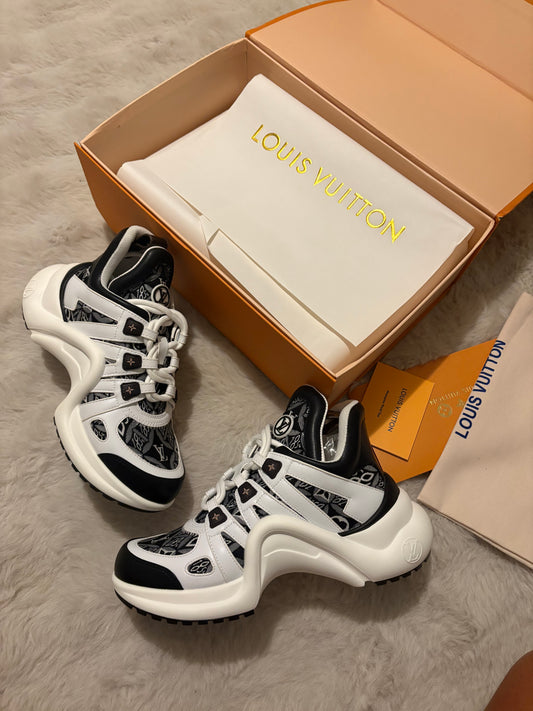 ( in stock size 5 ) arch light runner