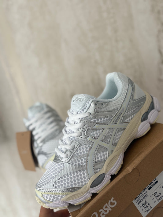 ( in stock size eu 38 - uk 4.5-5 ) asic white grey gel