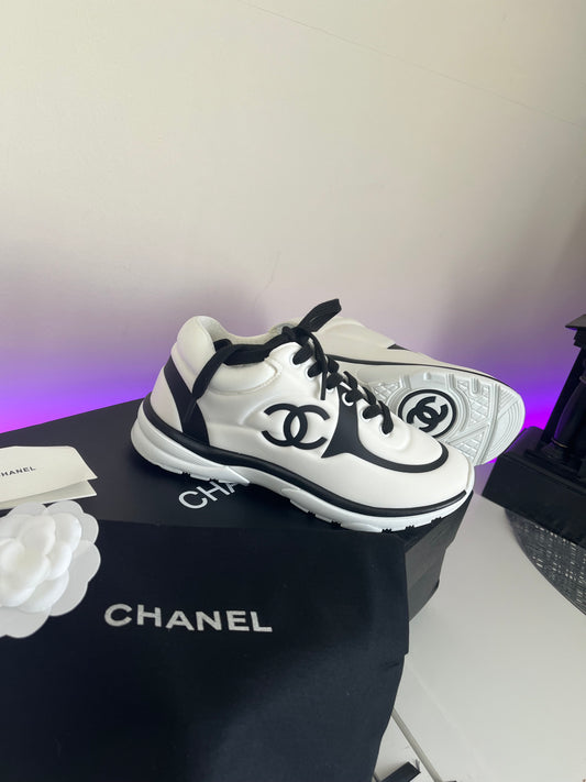 CC MONOCHROME TRAINER