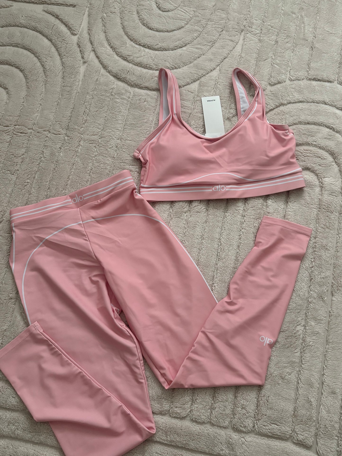 ( in stock size M ) Alo blush