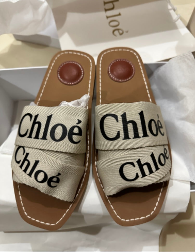 Chloè slides