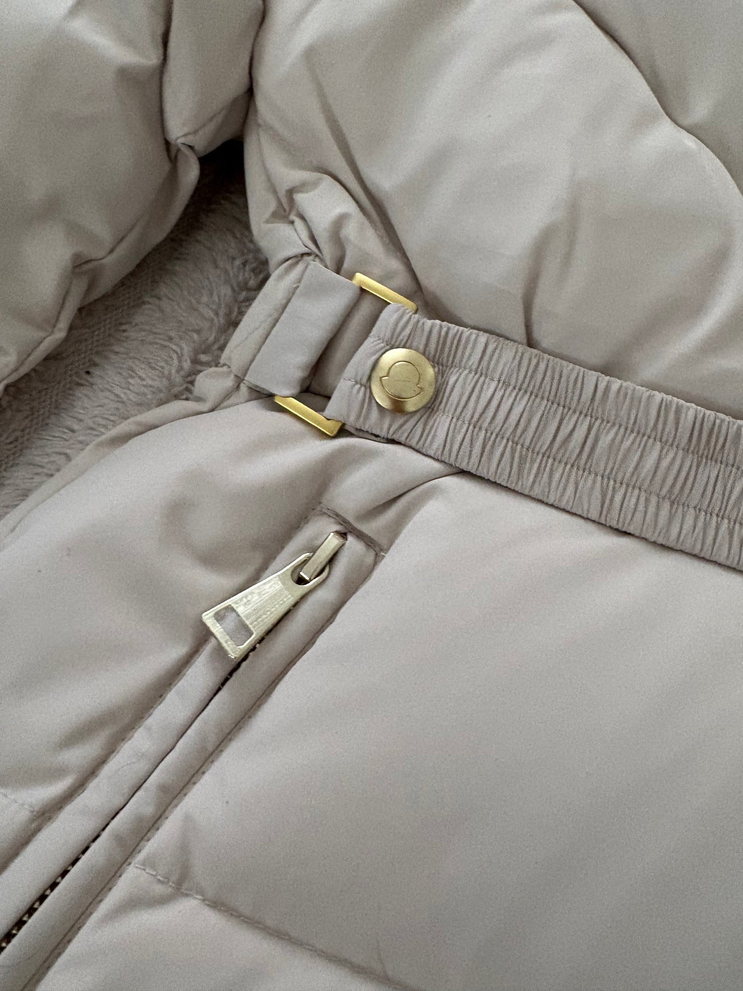 ( in stock size S - fits 6- 8/10 ) Mon cream down belted jacket