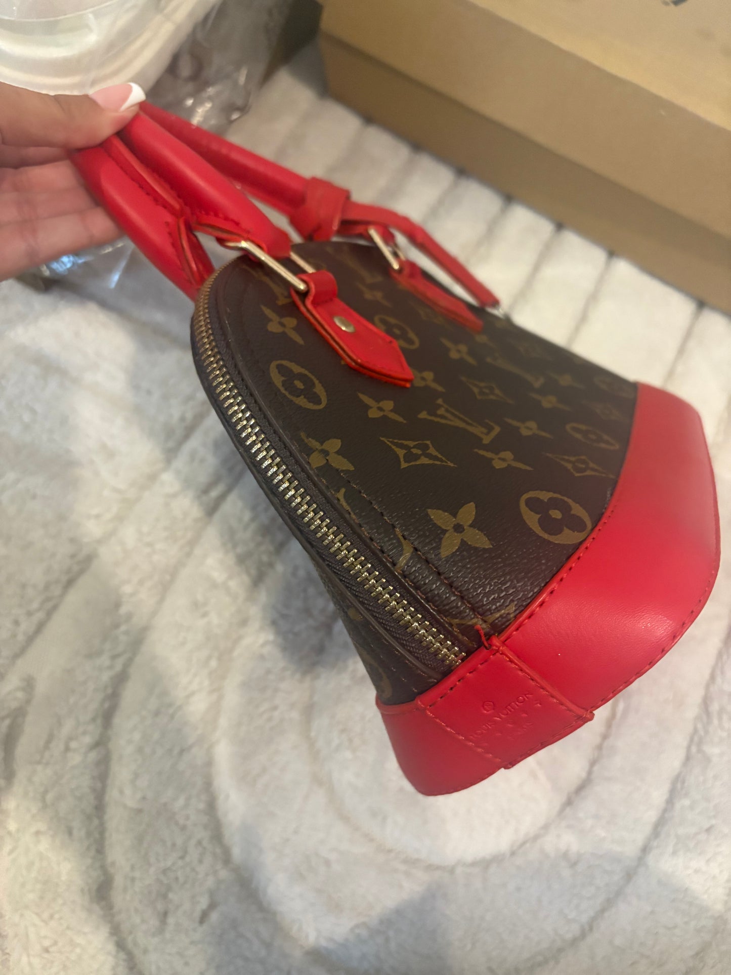 ( in stock ) Alma red