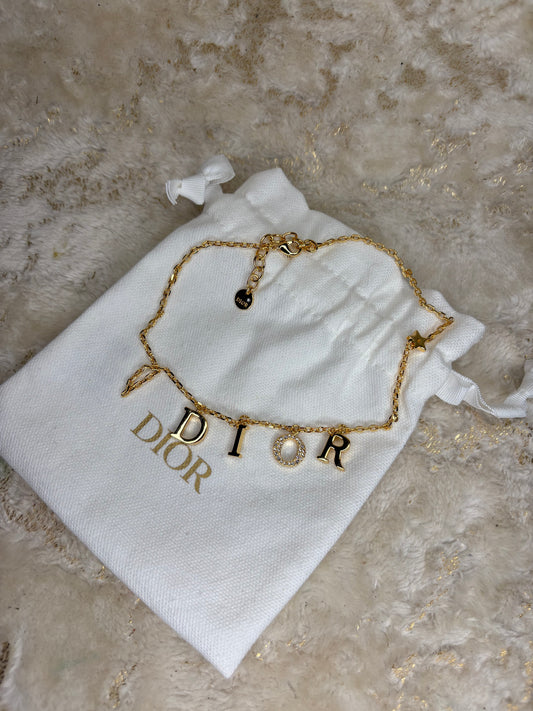 D necklace