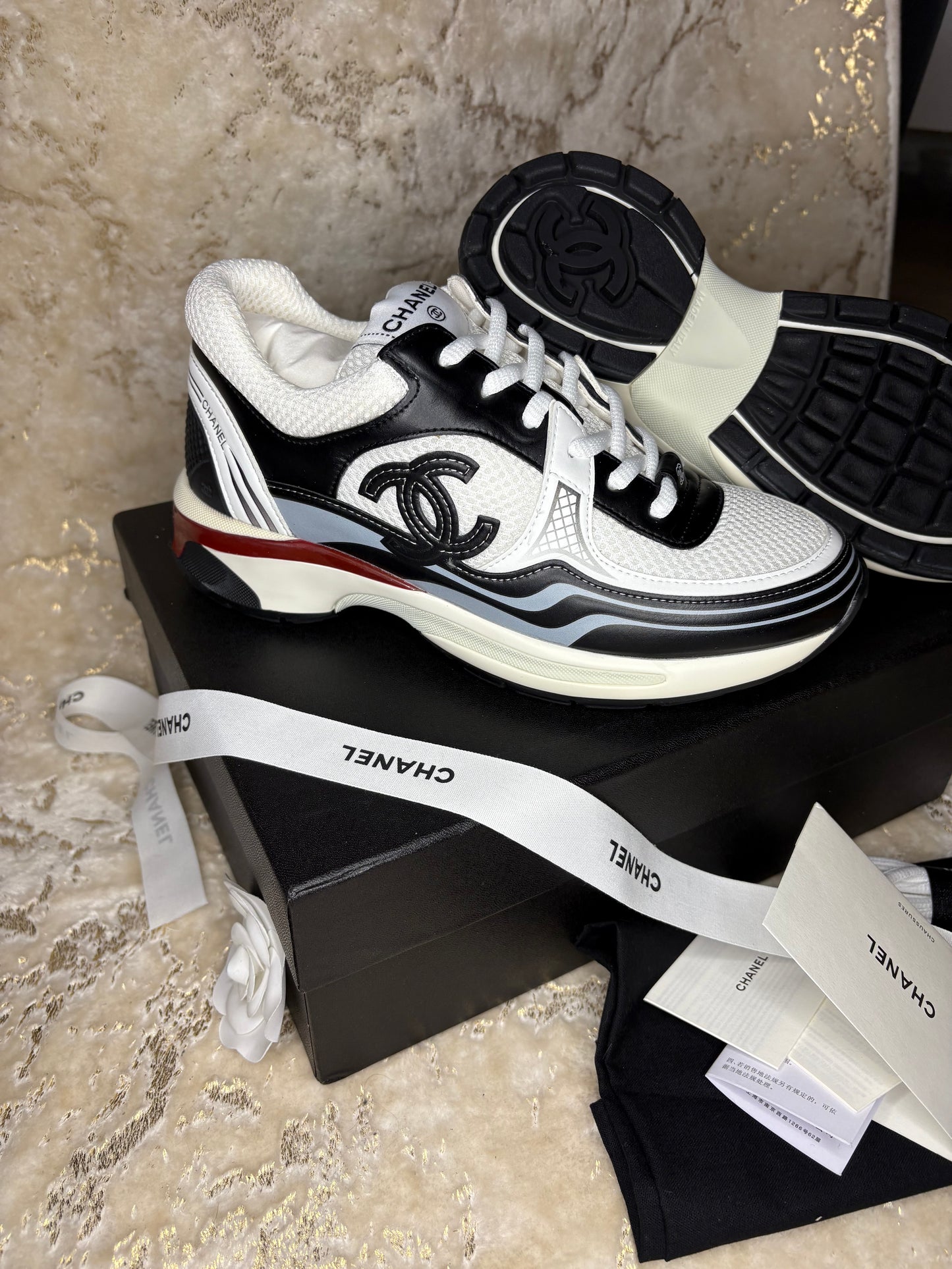 Cc black multi burgundy runner