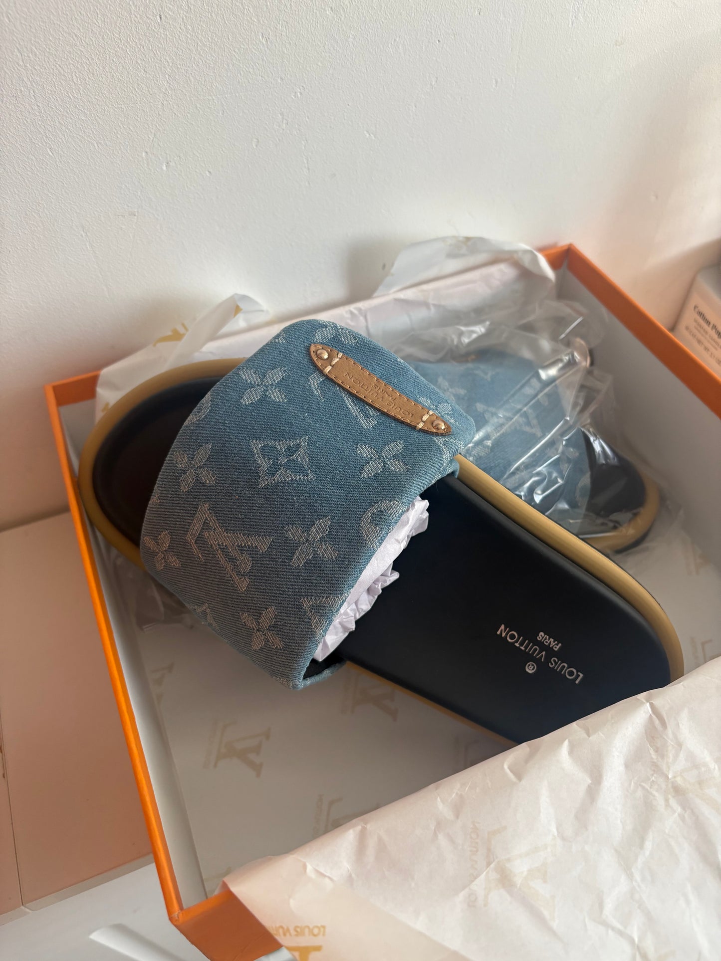 ( in stock size 4) denim slide