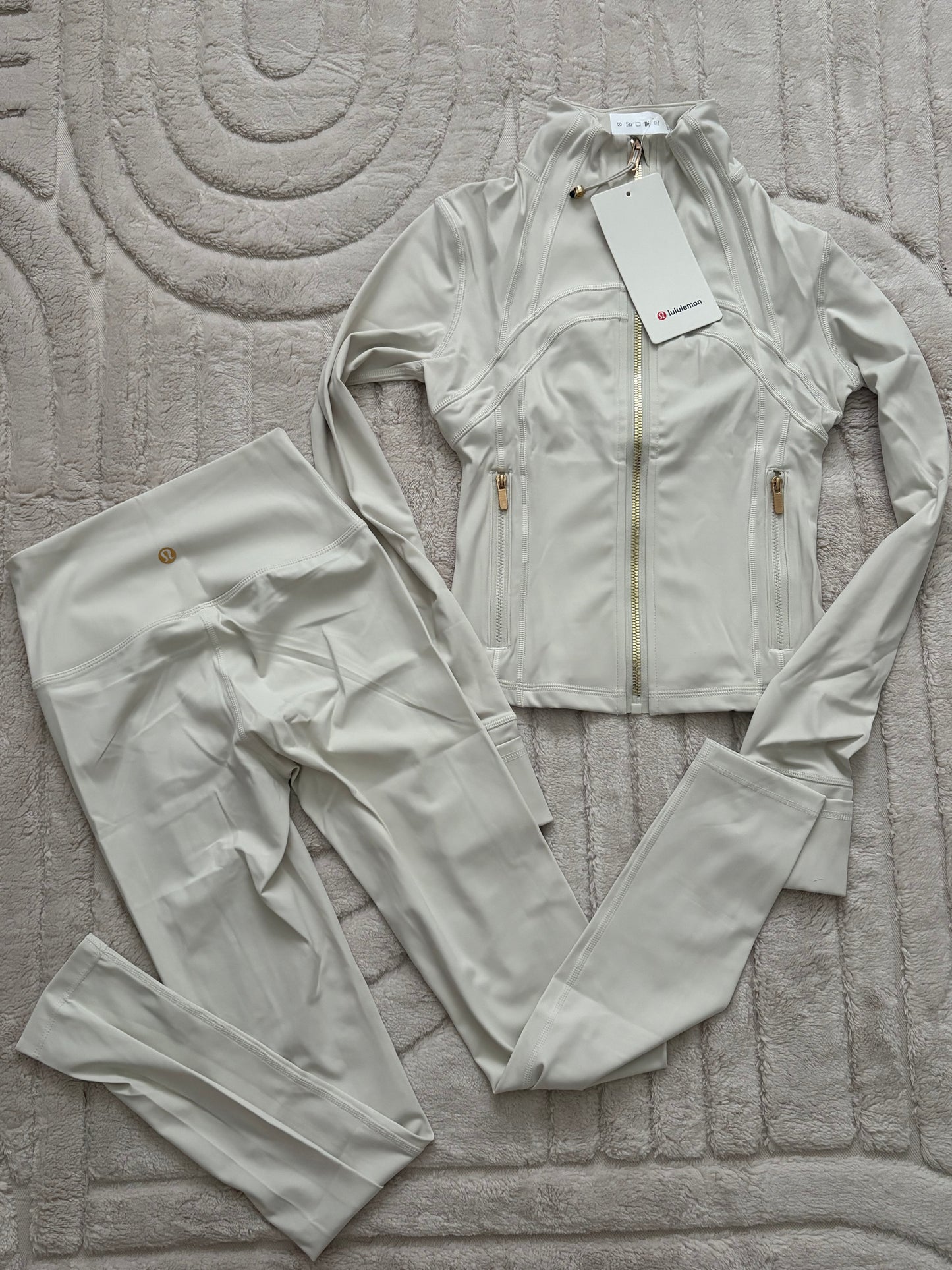 lulu🍋 cream gold zipper gym set
