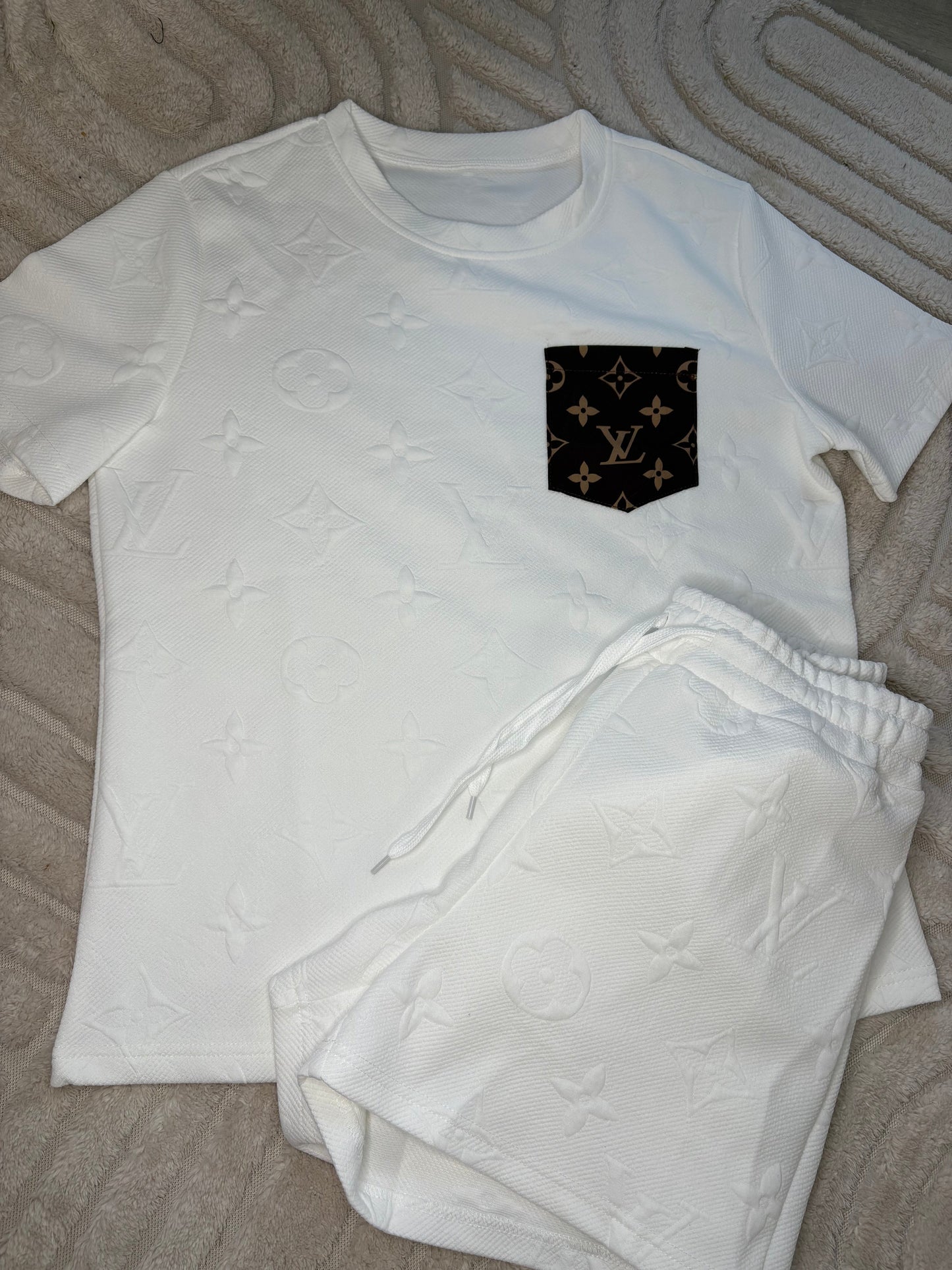 ( in stock size small ) Louie short set