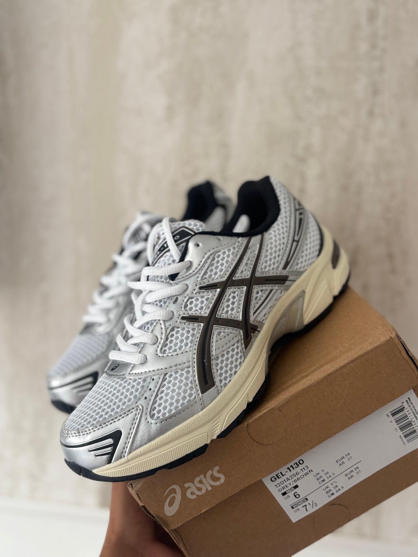 ( in stock size eu 39 - uk 5.5 - 6 ) asic grey brown