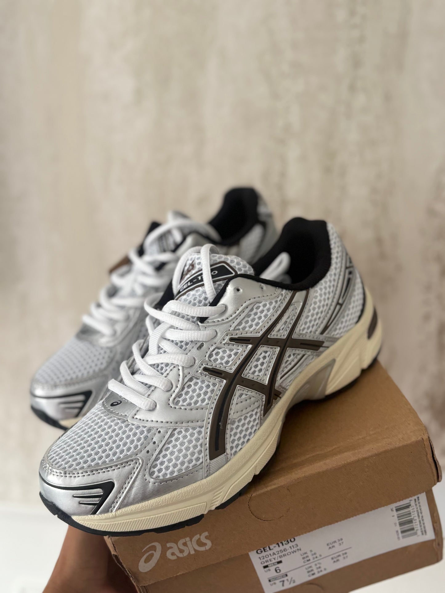 ( in stock size eu 39 - uk 5.5 - 6 ) asic grey brown