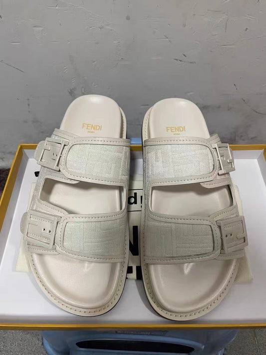 FEN strap sandal cream