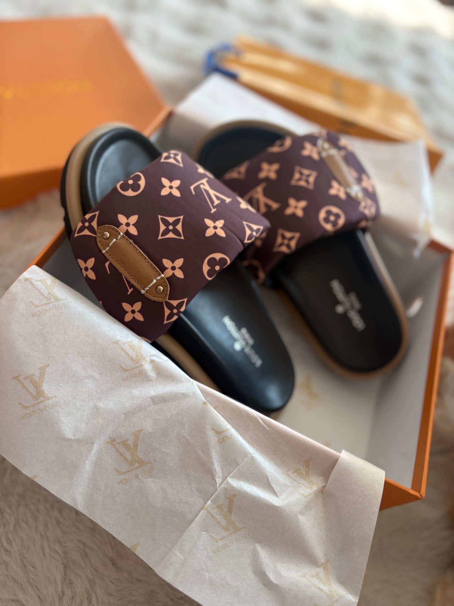 ( in stock size 5 ) Louie slide