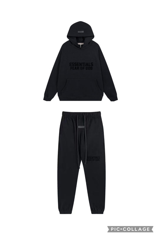 Essen tracksuit black