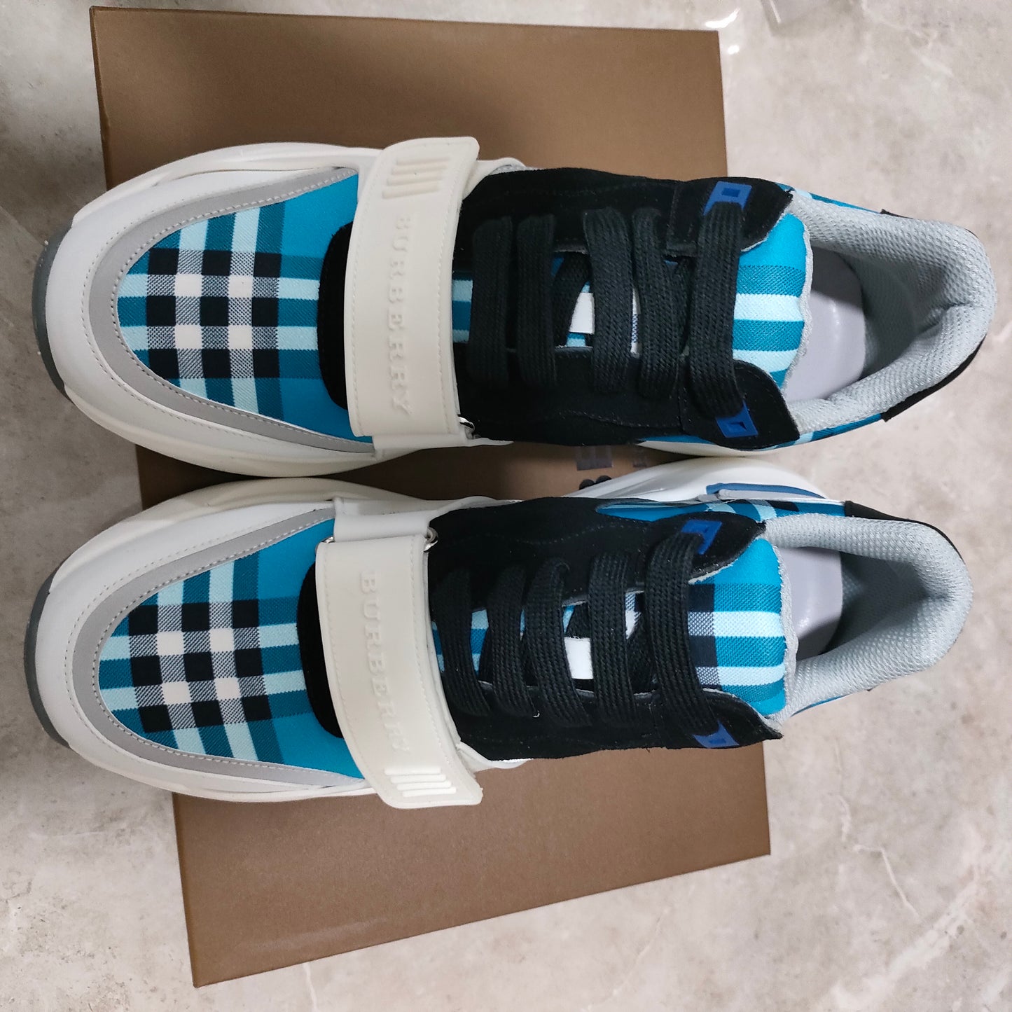 B runners blue