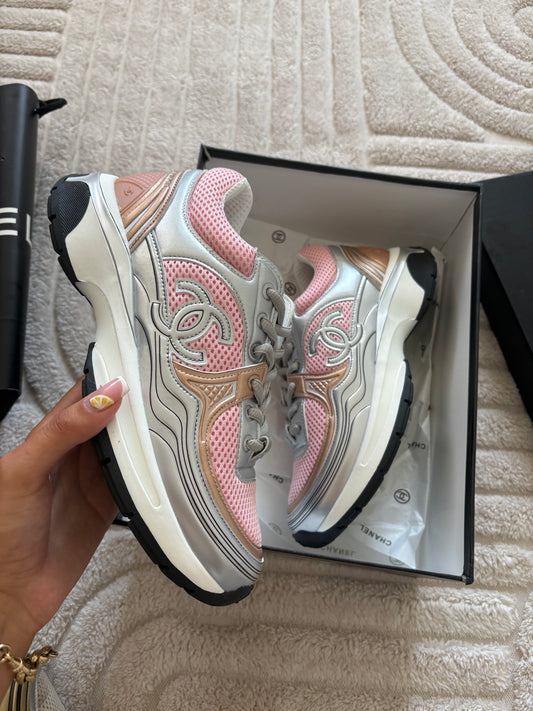 Cc metallic pink runner