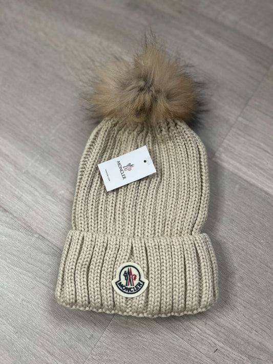 monc hat beige